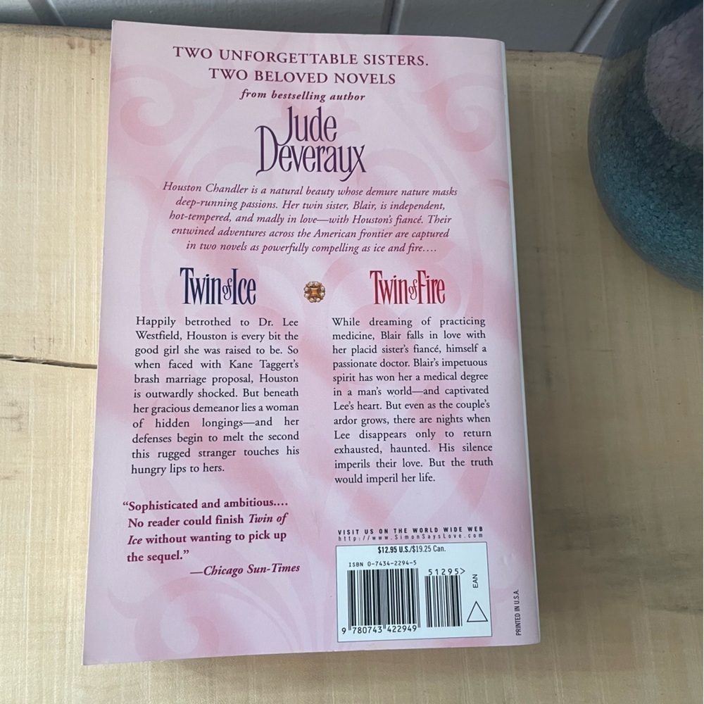 $15 SALE Set of 3 Adult Romance Roberts Deveraux Vintage Spicy Books Fiction - Picture 6 of 15